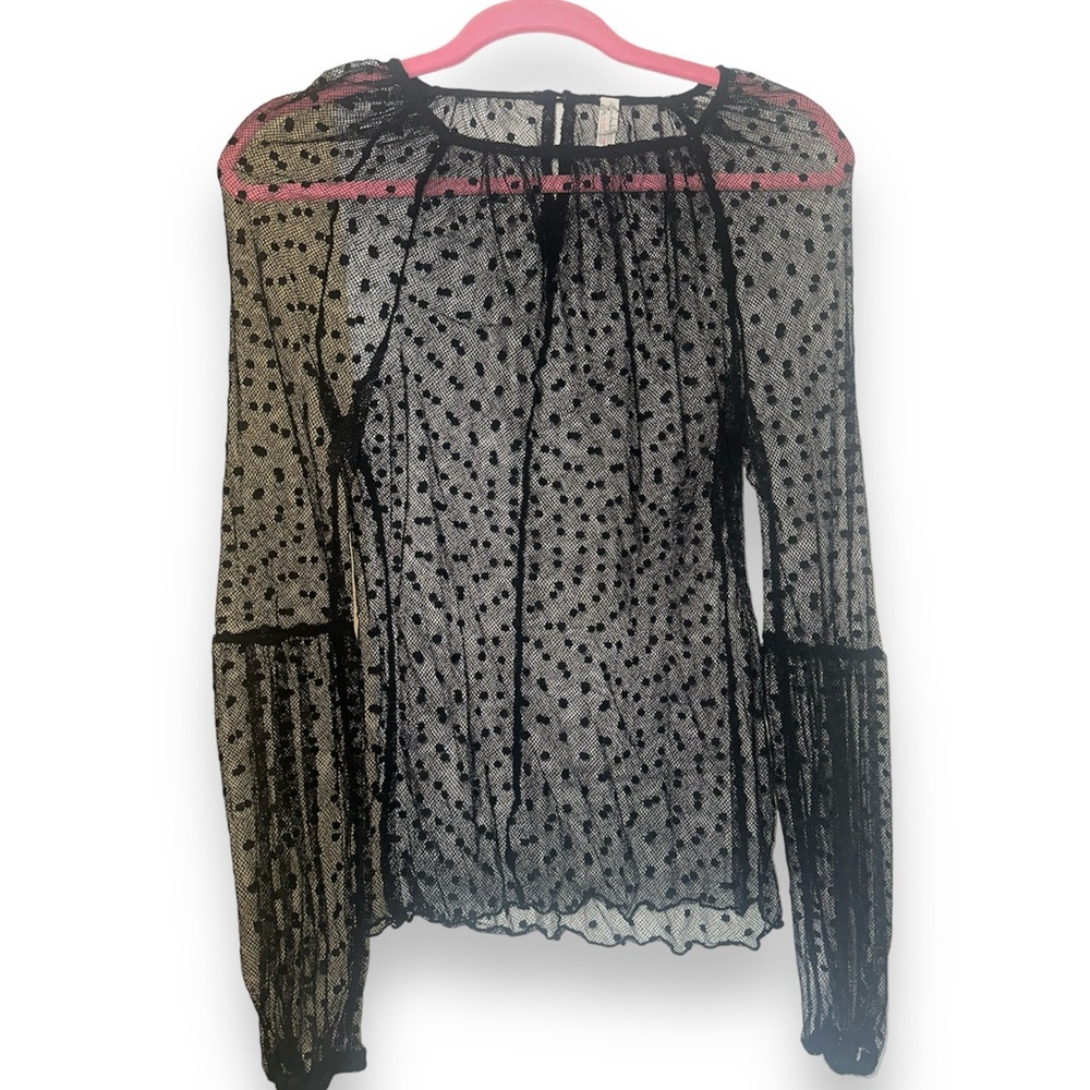 Free People Black Long Sleeve: Great Condition
Size: M
Price: $15
